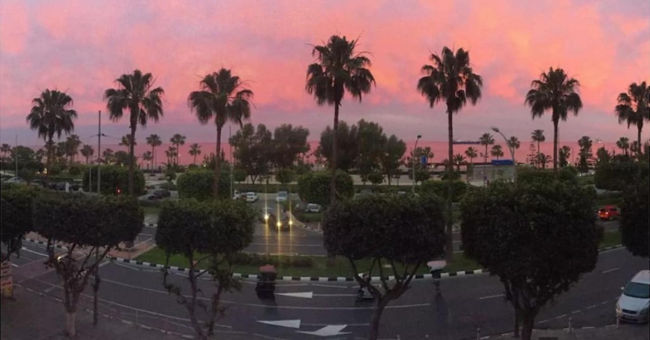 Sea Front & City Center, Amazing Sea View ليماسول المظهر الخارجي الصورة