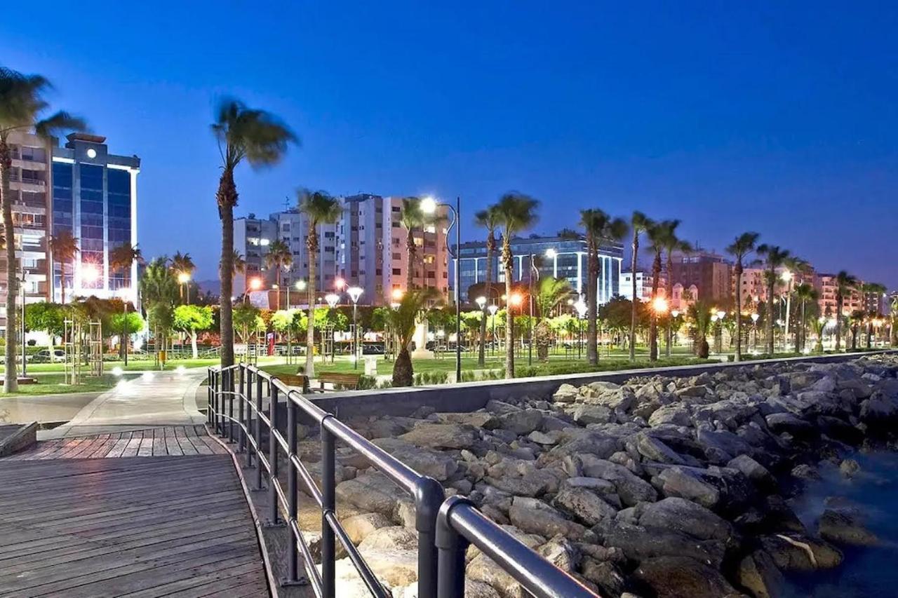Sea Front & City Center, Amazing Sea View ليماسول المظهر الخارجي الصورة