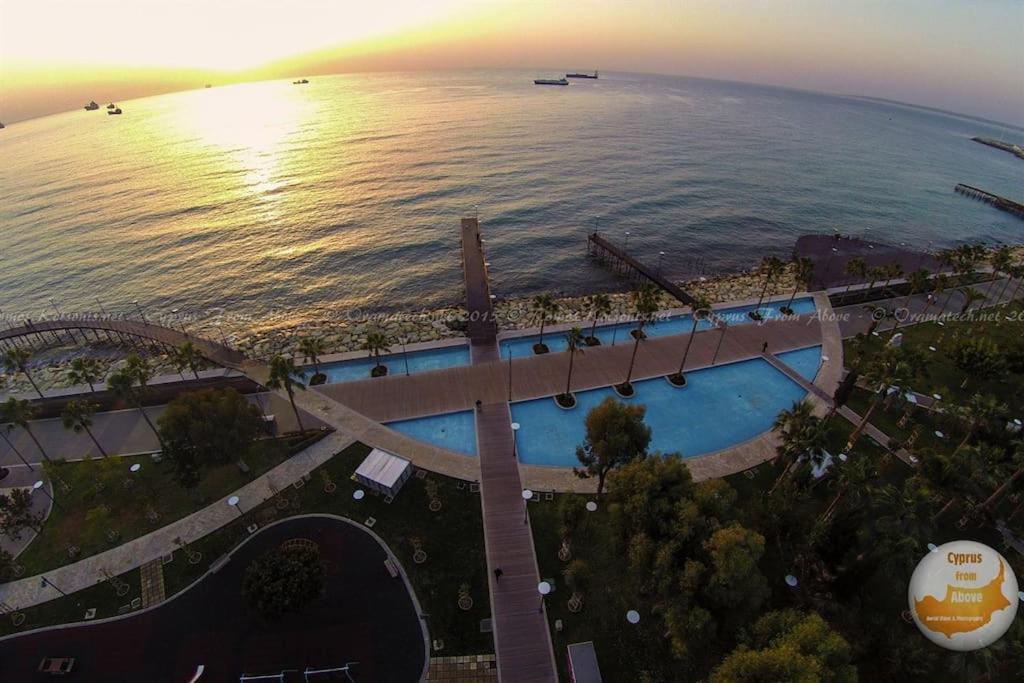 Sea Front & City Center, Amazing Sea View ليماسول المظهر الخارجي الصورة