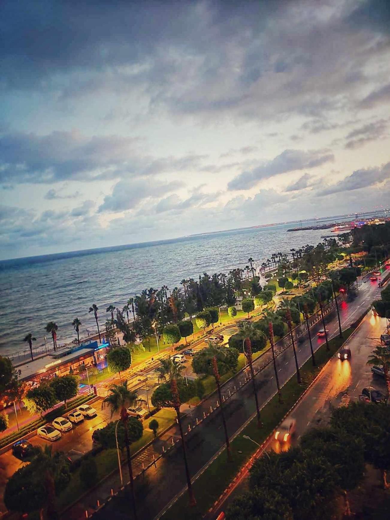 Sea Front & City Center, Amazing Sea View ليماسول المظهر الخارجي الصورة